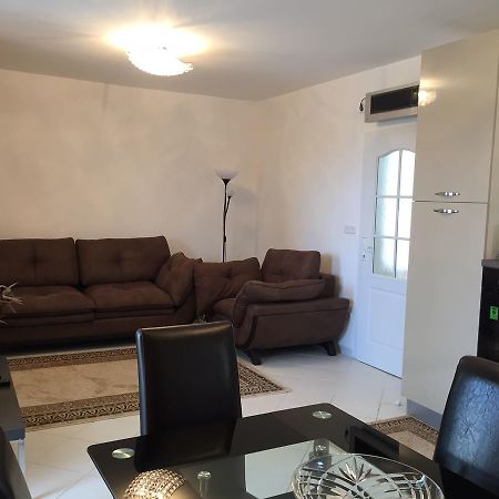 Villa Diana Утеха Екстериор снимка